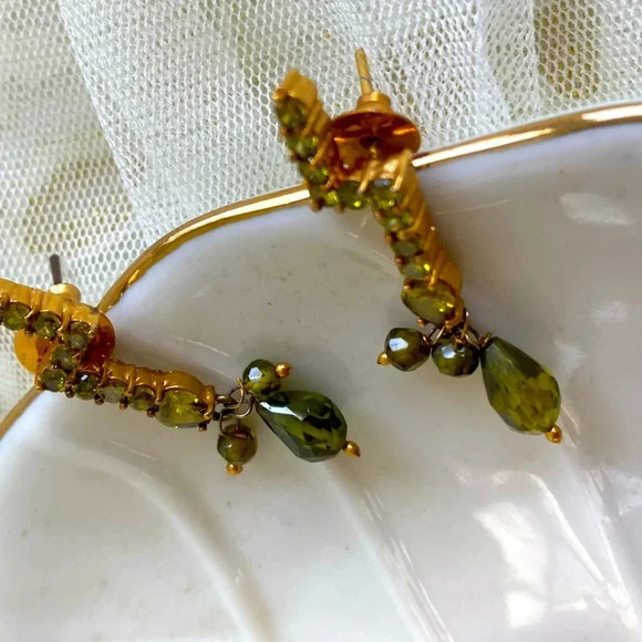 Peridot Gemstone and Beaded Unique Designer Goldplated Earring set - Picture 4 of 6
